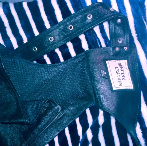 2 pairs of xl genuine leather chaps - Picture 2 of 2